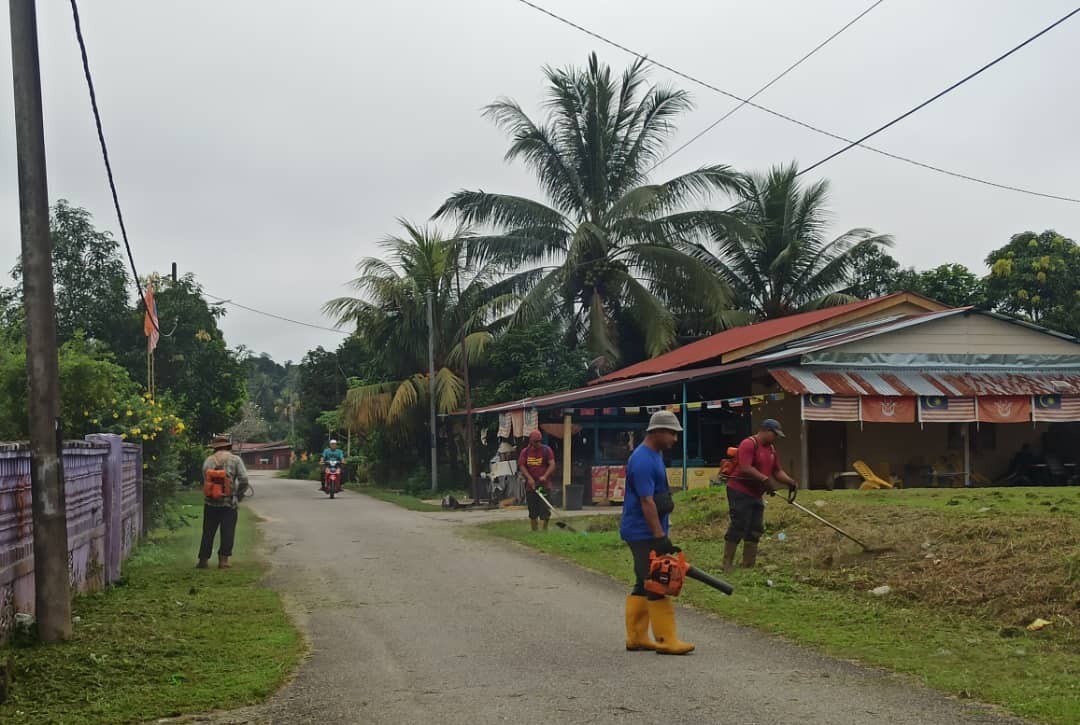 𝐊𝐄𝐑𝐉𝐀-𝐊𝐄𝐑𝐉𝐀 𝐊𝐄𝐁𝐄𝐑𝐒𝐈𝐇𝐀𝐍 𝐃𝐀𝐍 𝐏𝐄𝐌𝐎𝐓𝐎𝐍𝐆𝐀𝐍 𝐑𝐔𝐌𝐏𝐔𝐓 𝐃𝐈 𝐊𝐀𝐌𝐏𝐔𝐍𝐆 𝐊𝐄𝐌𝐔𝐁𝐔